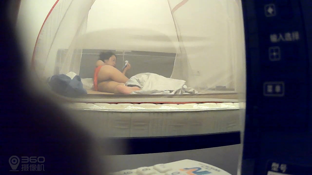 【稀缺資源】最新流出居家攝像頭黑客破解拍攝到的居家小夫妻客廳臥室啪啪 720P高清原版