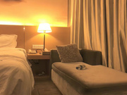 男爵全国探花约了个白衣短裙少妇，舌吻互舔69口交上位骑乘猛操_ev