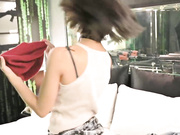 最新众筹购买摄影大咖作品【单车女孩猫猫】穿迷你短裙学骑脚踏车骑到房间去四点全露X性爱视频X学长视角附图47P+