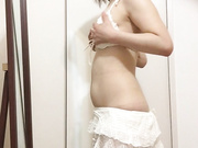 【全網首發】【換衣偷拍】最新流出商場內衣專賣店針孔攝像頭偸拍身材性感年輕美乳嫩妹試換內衣 原版高清