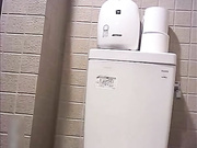 【全網推薦】【稀缺偷拍資源】最新咖啡廳廁所偷拍多位時尚OL美女尿尿 稀缺資源值得收藏～原版高清