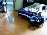 家庭攝像頭破解拍攝到的年輕小夫妻啪啪打晨炮 睡覺的白嫩嬌妻擡起一條腿側身深插花心 完事後起床準備上班 1080P高清原版