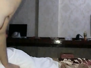 情侣宾馆双人啪啪秀口交舔JJ 翘着屁股手指插入上位套弄自己动 很是诱惑喜欢不要错过