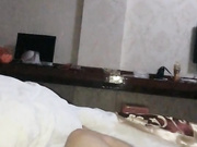 情侣宾馆双人啪啪秀口交舔JJ 翘着屁股手指插入上位套弄自己动 很是诱惑喜欢不要错过