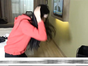 167CM身材很匀称练过舞蹈的乖乖女模特儿，一字马 各种换装良好互动超大尺度写真，被色影师问及男友是否知情，居然知情而且不干涉她