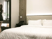 小伙发钱后重金约炮高挑气质女神春晓一度