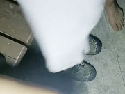 户外小板凳勾搭白头发老大爷舔骚逼精彩刺激