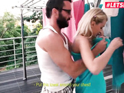 古怪的女孩-继女在父亲节和继父做爱