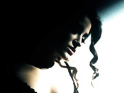 与黑发美女丹尼·丹尼尔斯的性爱独奏