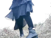 红衣少妇驾车户外野外草地和炮友啪啪