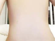 小婊子找大叔玩啪啪被按这头猛草射嘴里