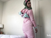 可爱的女孩扮演独角兽-靛蓝白