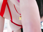 白嫩美少妇露奶情趣装极度淫骚假屌站立插入