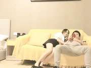 约了个黑色皮裙少妇啪啪口交上位骑乘后入