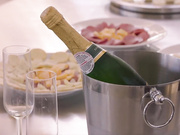 伴娘在婚礼当天与姐妹丈夫进行肛交