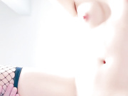 小姐姐拔下内裤扣穴抓起大屌猛吃骑乘位打桩机