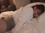 [IPZZ-025] 出張先相部屋NTR 絶倫の上司に一晩中何度もイカされ続けた巨乳女子社員 八蜜凛 - 2of5